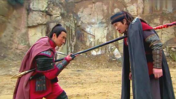 精忠岳飞曹成让杨再兴放下武器饶他不死却被杨再兴一矛捅死