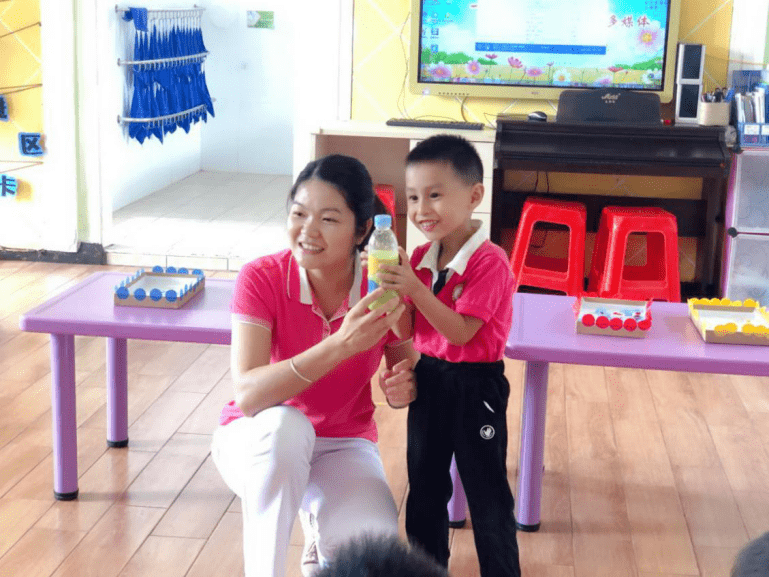 佛山市优秀教师黄丽红用心呵护携爱同行