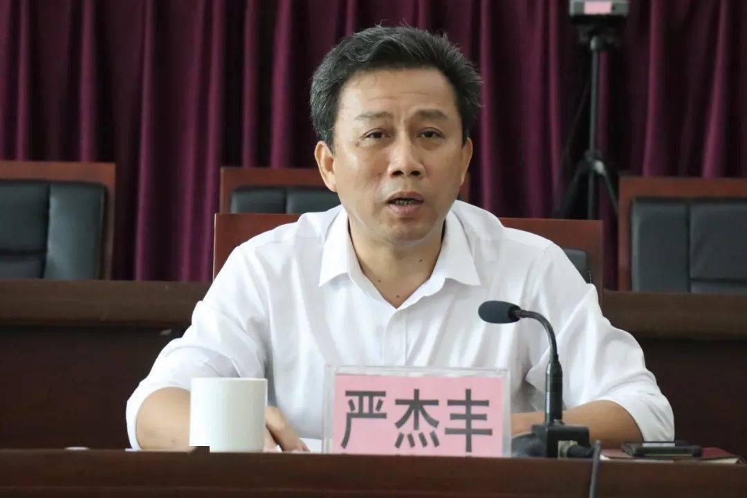 更合镇双节将至森林防火不懈怠