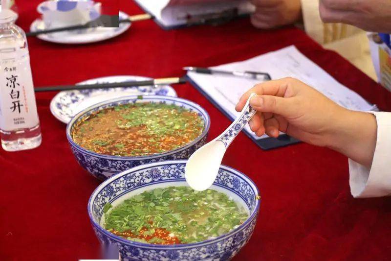 今日一场拉面秀在海东上演