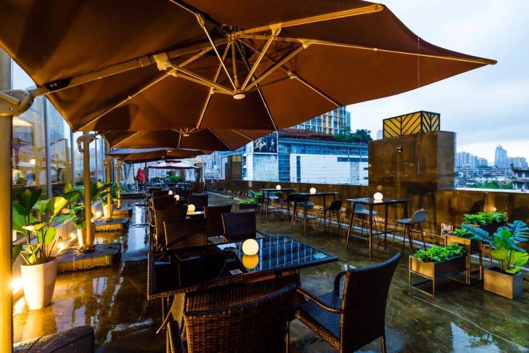 还送给广州一个五星级茶餐厅?