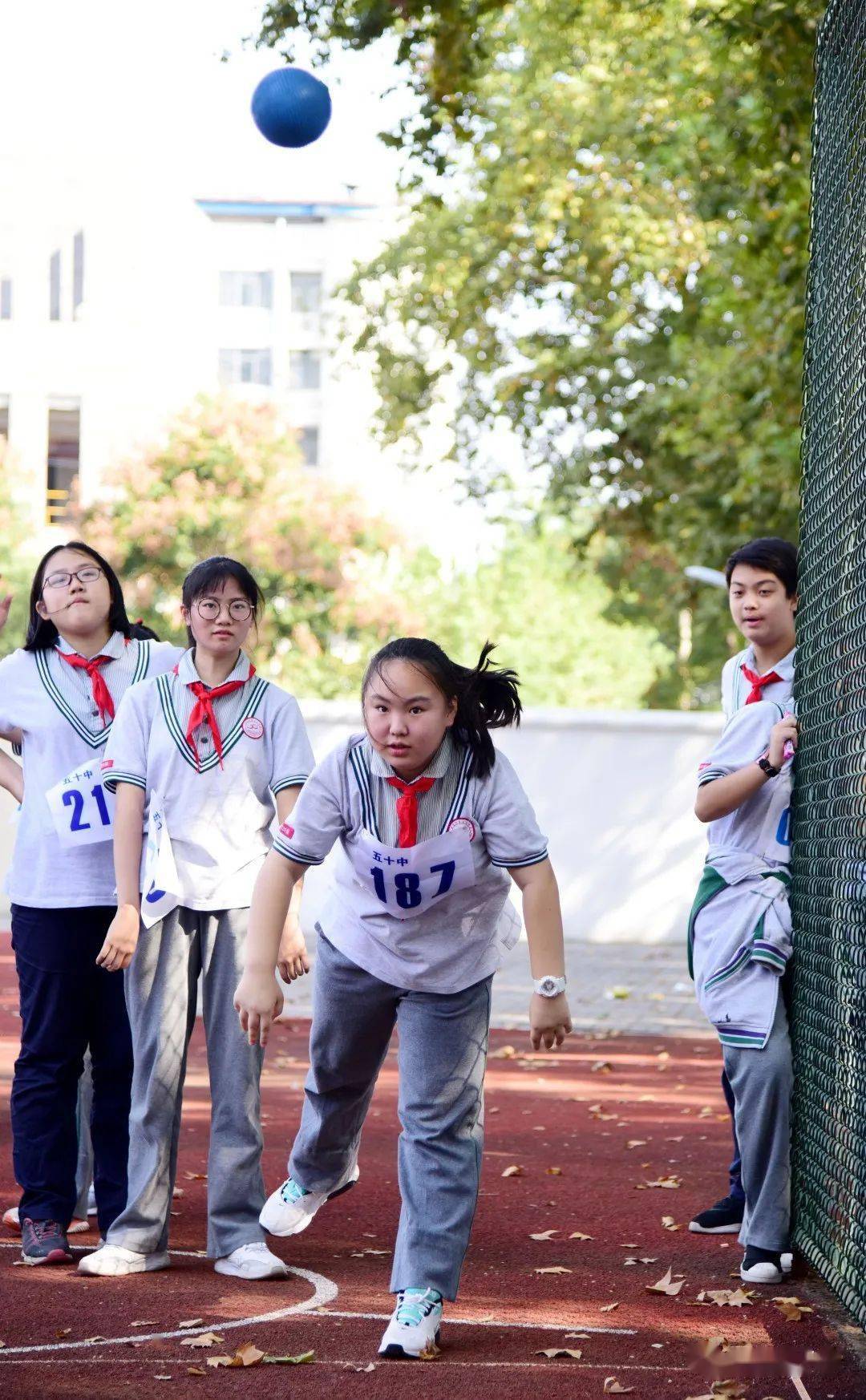 南京市第五十中学校服图片