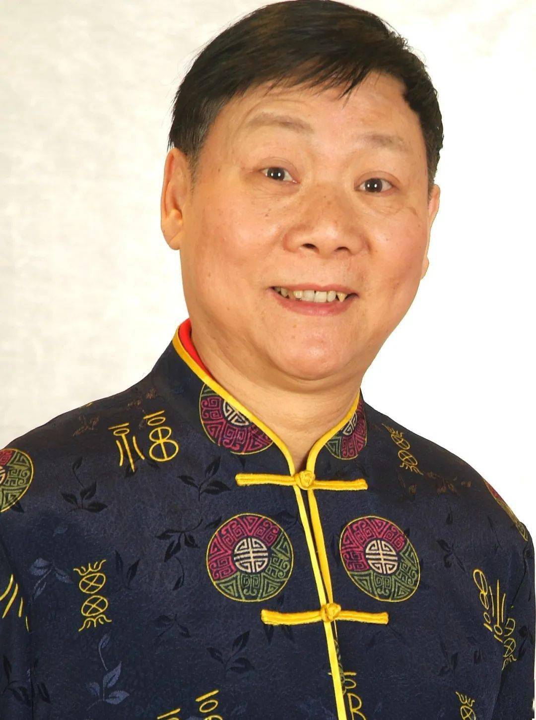 黄俊英来了明晚鹤山市文化中心有大戏上演现场直播指引在此