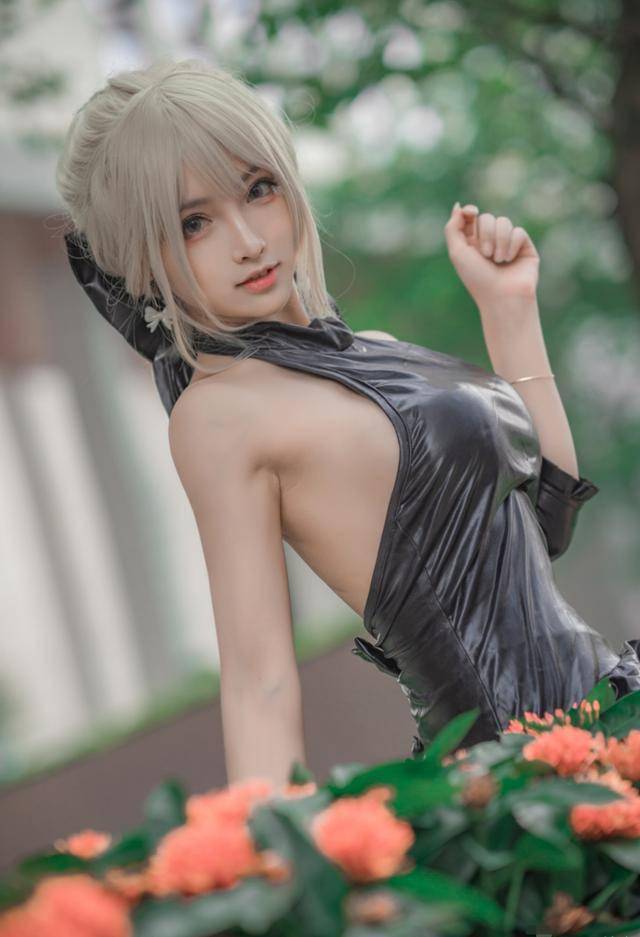 游戏圈最受欢迎的coser腐团简言齐上阵流量堪比人气小生