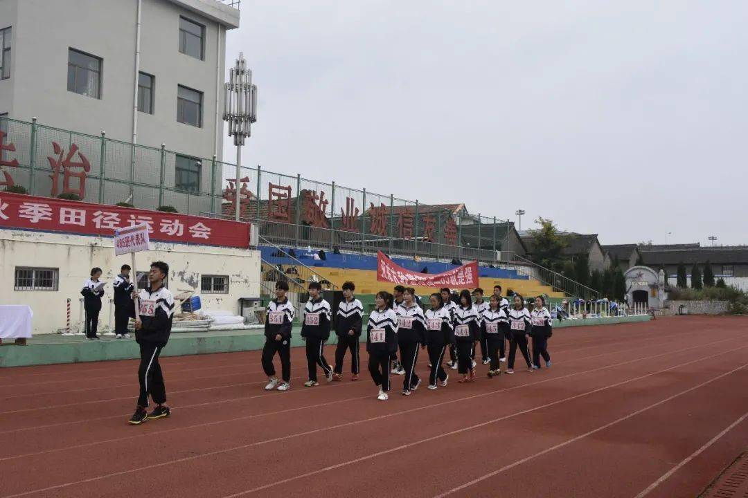 陵川一中崔文孝图片