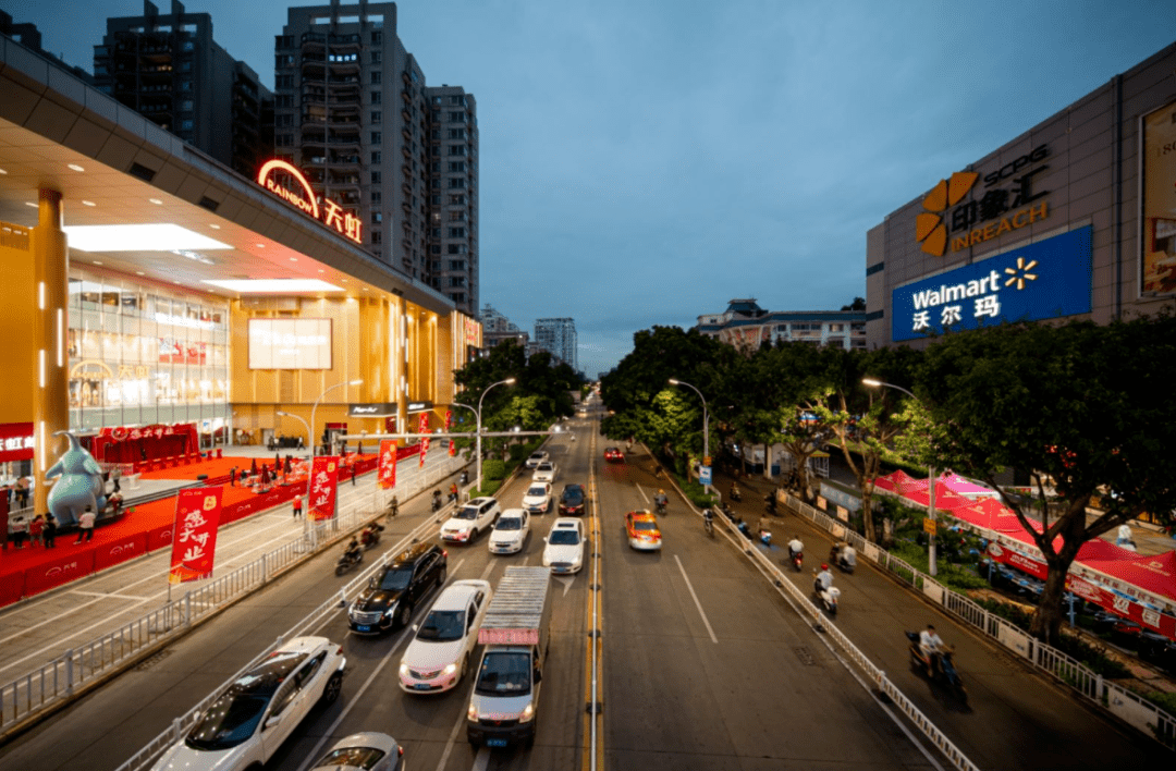 天虹深耕福建多年,此次落址漳州,并且入驻城市中心最繁华地段.