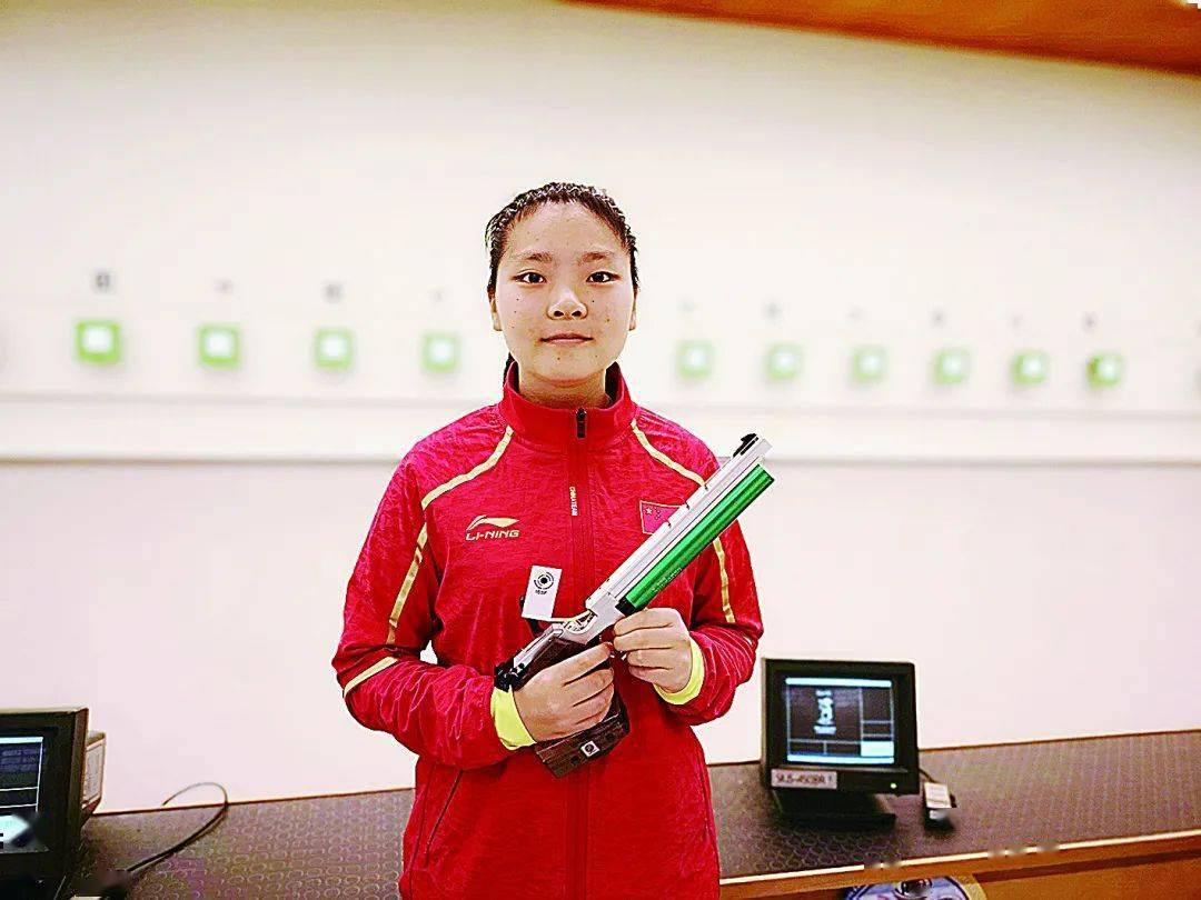 成长25姜冉馨心怀冠军梦奋斗不停歇