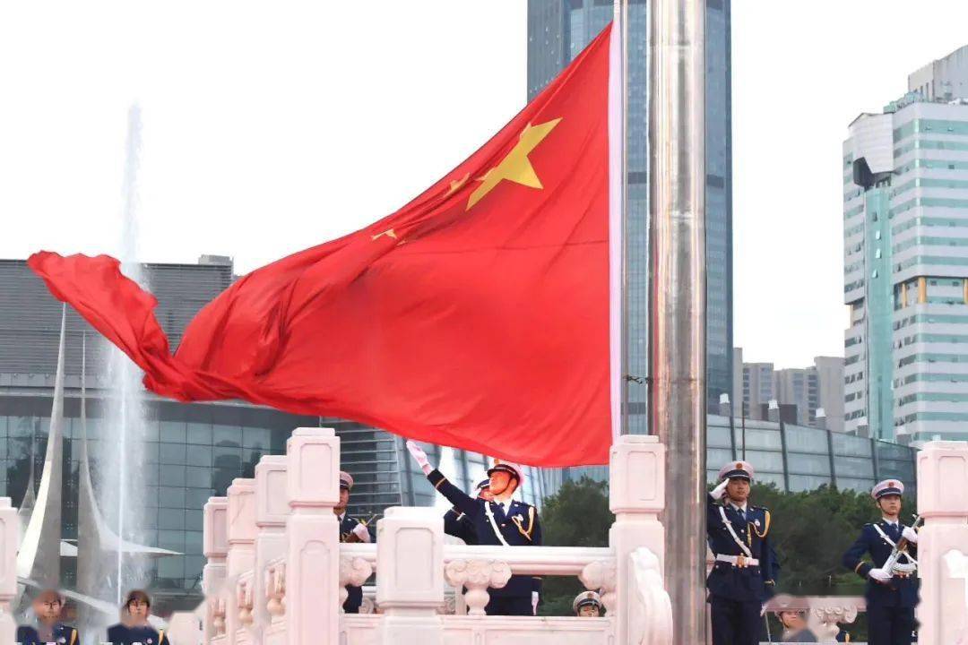 火焰蓝扬起国旗红福州市消防救援支队隆重举行升旗仪式