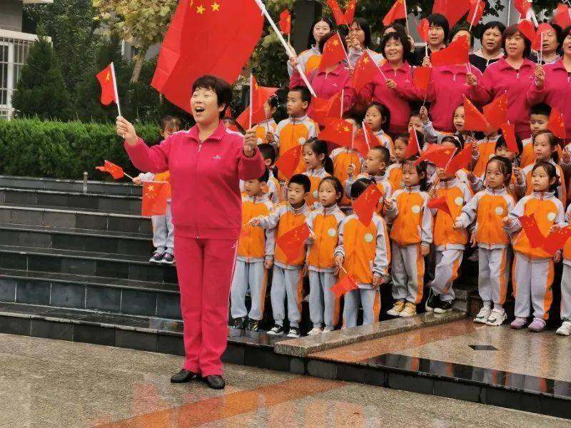 上城嘉苑社区党支部开展迎国庆唱国歌聚民心爱祖国活动