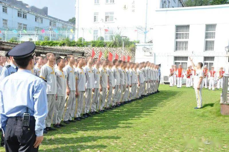 省未管所组织服刑人员举行升国旗仪式