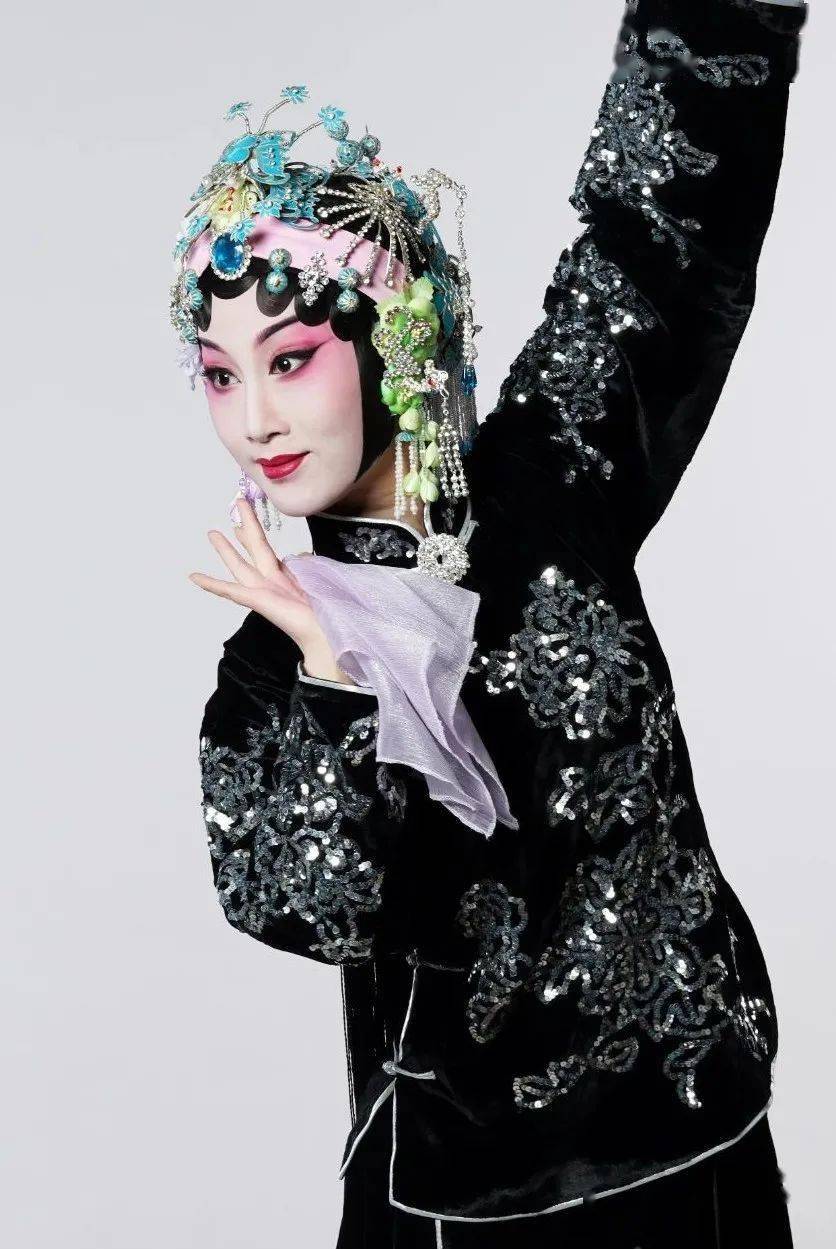 上海京剧院 10-03 11:58 订阅 武动京彩,好戏连台!