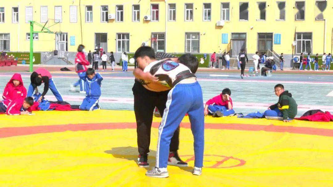 原创开鲁县蒙中举行2020年秋季田径运动会