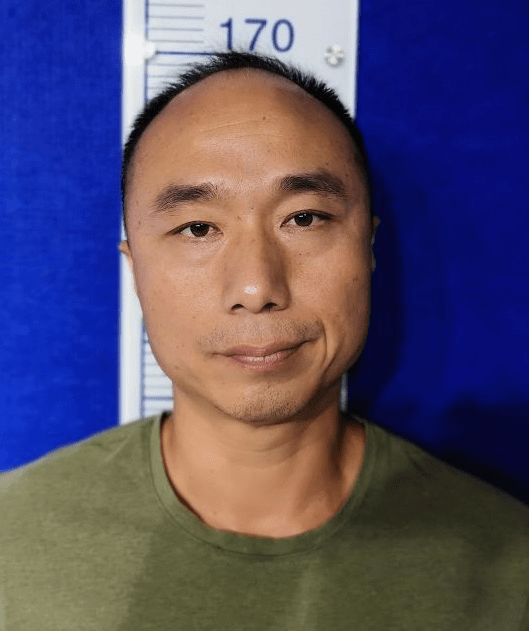 景东警方公开征集何平等涉黑恶犯罪团伙违法犯罪线索!