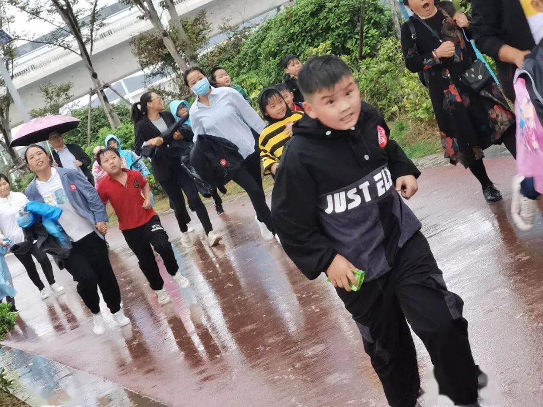 开封求实民权校区第一届环安澜湖微型马拉松顺利举行