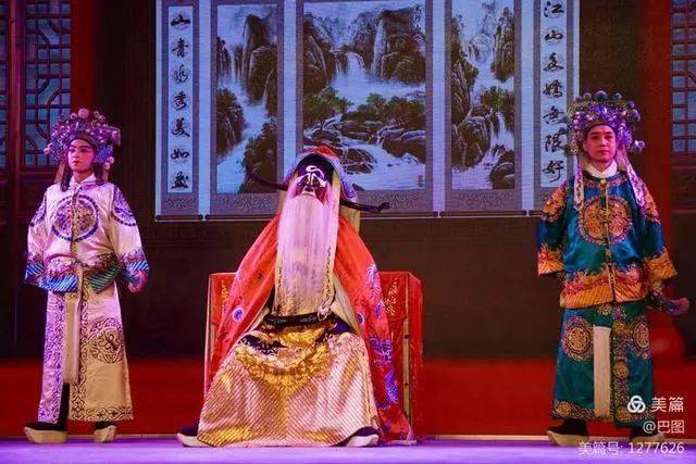 寇准保本也被推出午门,惊动朝野,南衙养病的包公闻讯怒打王强,获取密