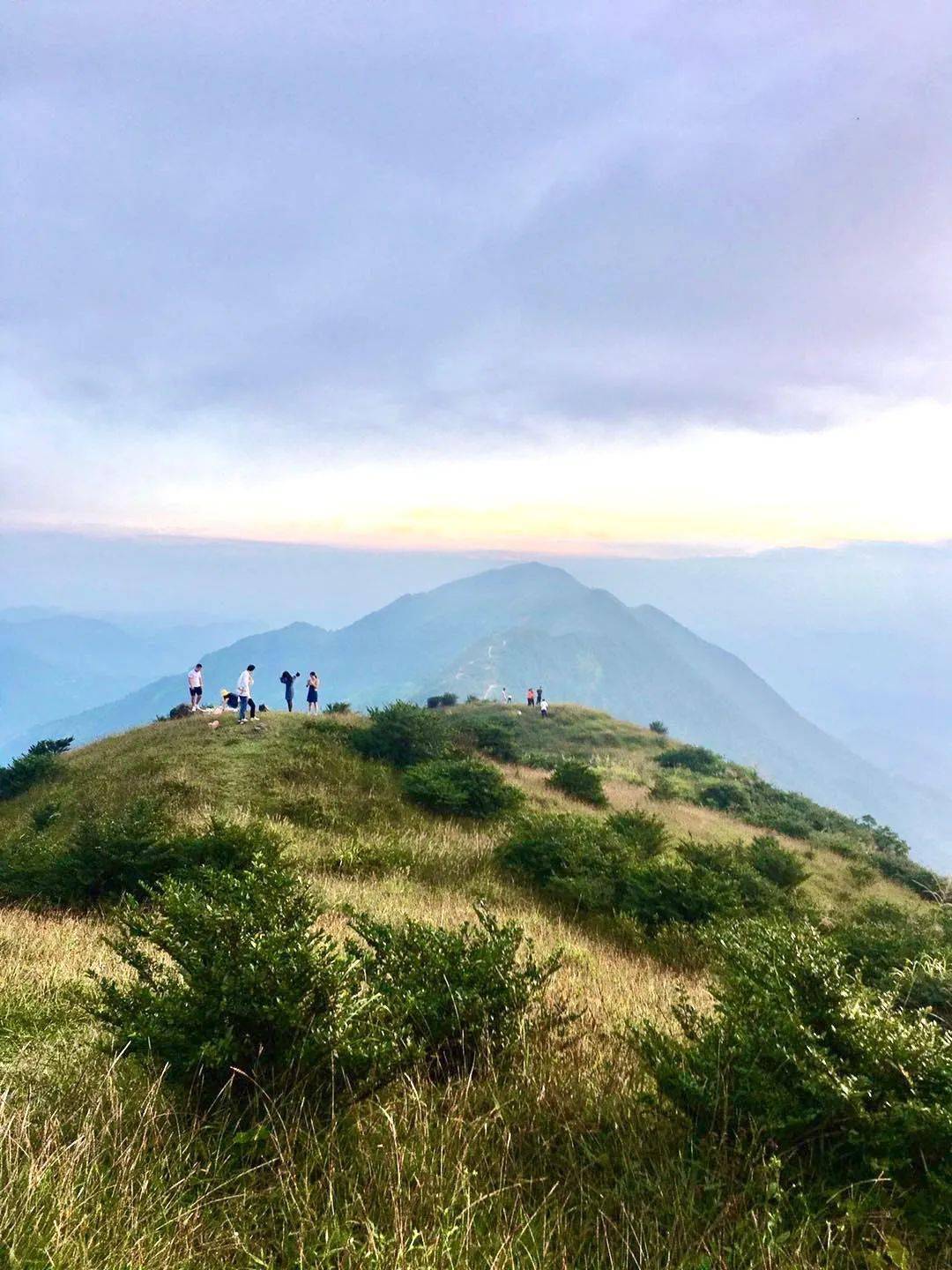 假期去哪玩来大金山踏青登高