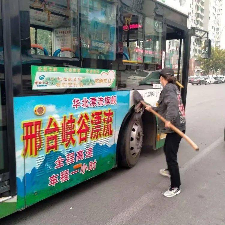 邯郸公交那一道街景让城市充满活力