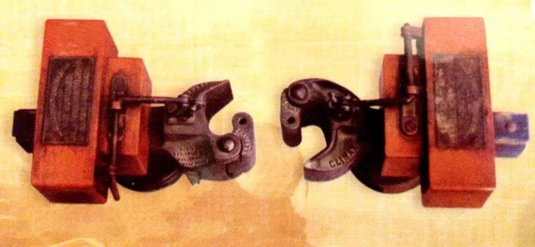 火车挂钩看起来摇摇晃晃,实际上紧的很_詹天佑