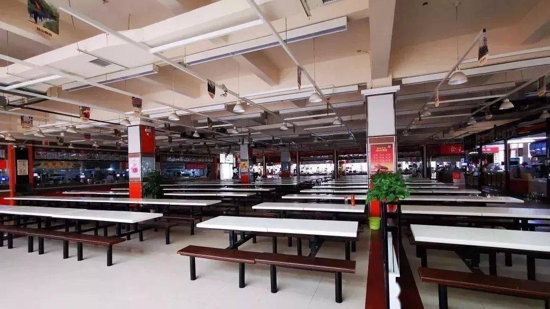 学长学姐告诉你,进了这些食堂会胖10斤!