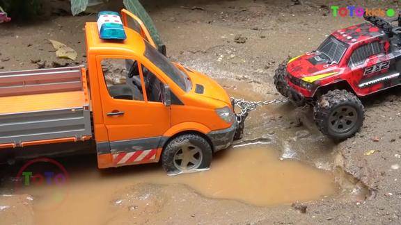 在泥警车玩具车儿童挖掘机拖拉机消防车垃圾车