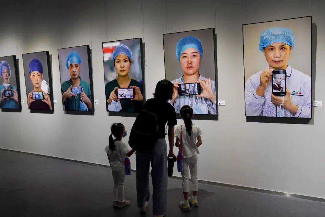 抗疫影像分享会在莞举行_摄影