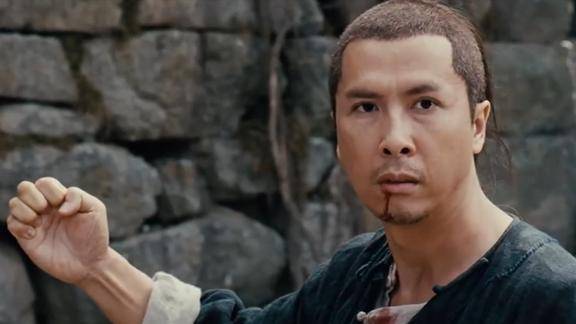 武侠唐龙退隐江湖可惜身份暴露了杀手直接找上门