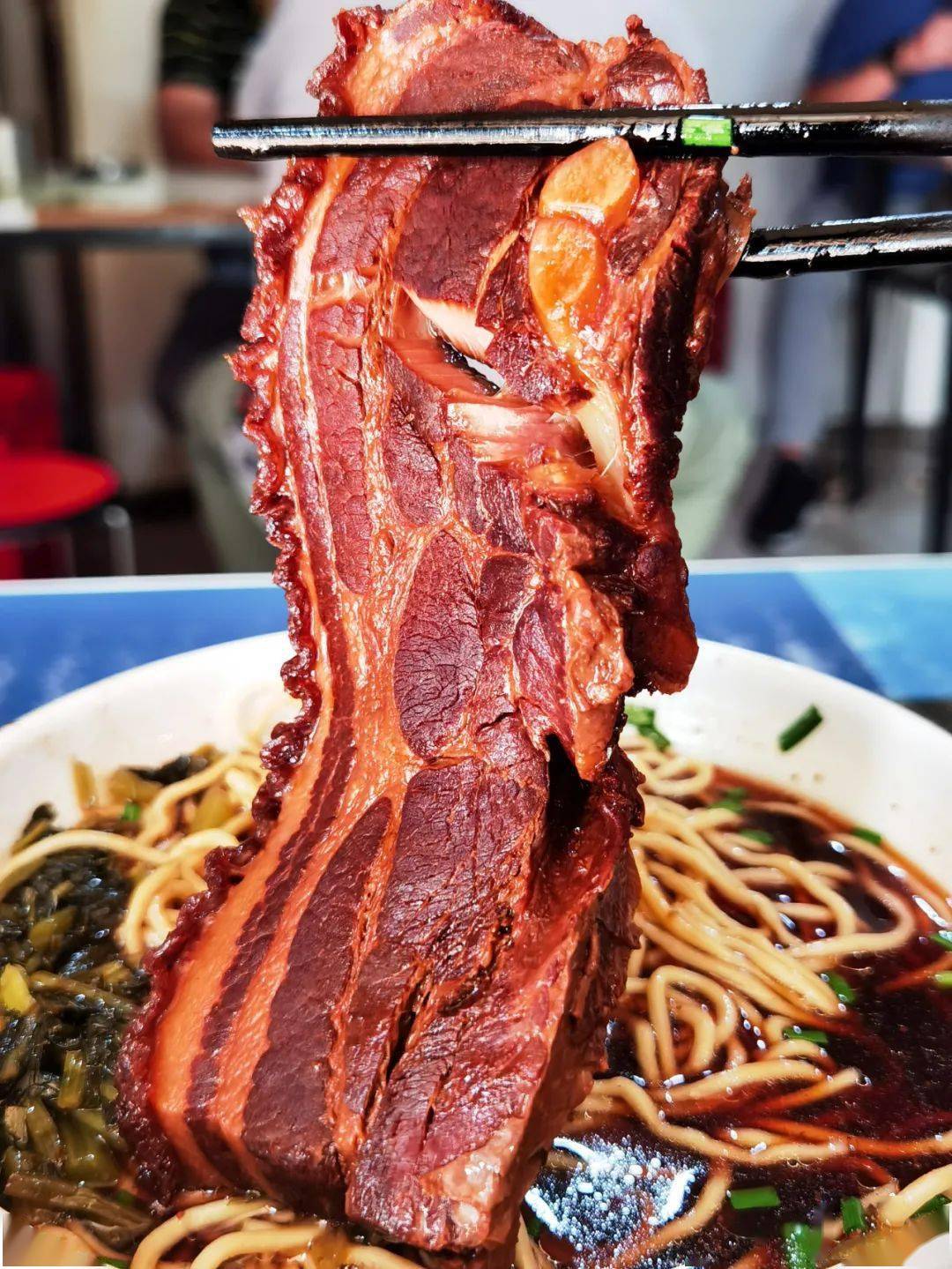 讲真,一碗大肉面加肥肠要51元了!-搜狐大视野-搜狐新闻