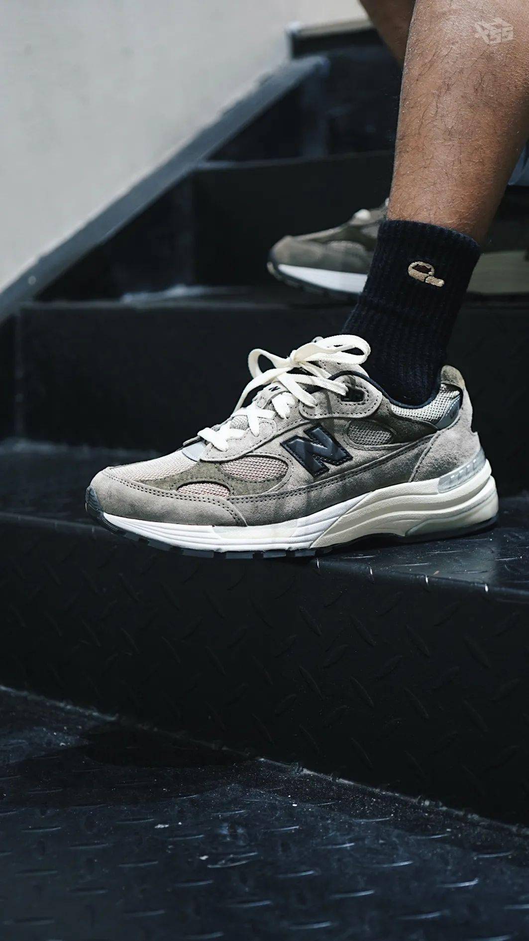 到底什么人在花几千块买newbalancejjjjoundxnewbalance992xh55开箱