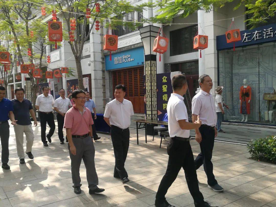 国庆长假期间,禅城区委书记黄少文,区委副书记,区长区柱明,副区长向百