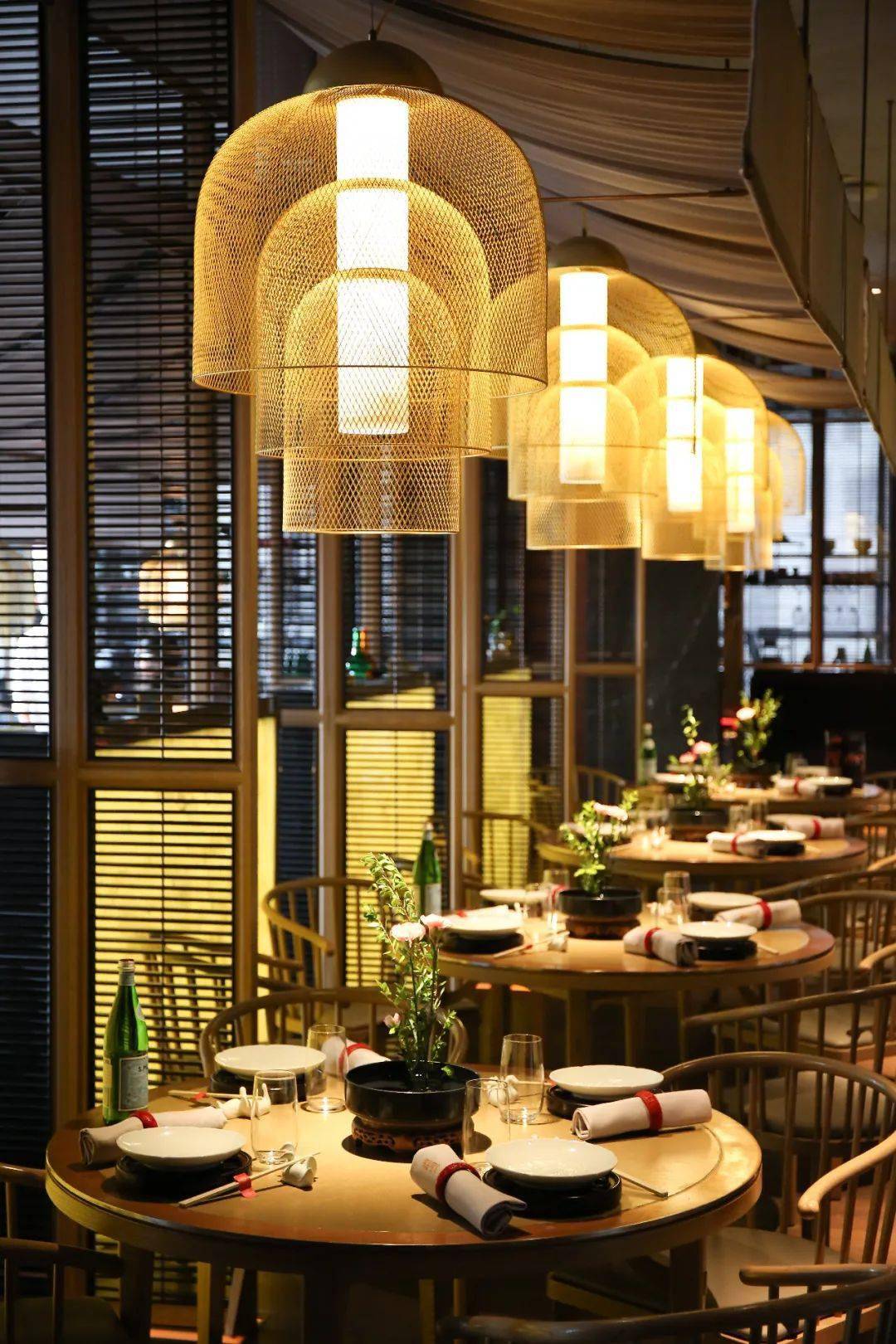 "帝王家"的御膳房,27道工序的老北京御厨级别烤鸭,引无数老饕尽折腰!