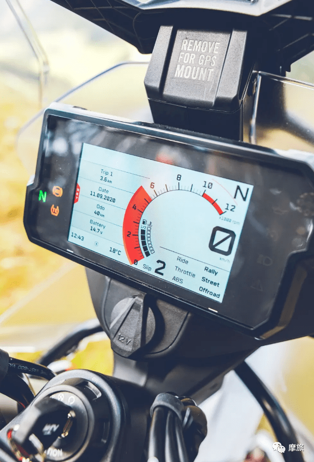 wp悬挂系统,碟式制动,博世off-road弯道abs防锁死系统,数字式仪表板