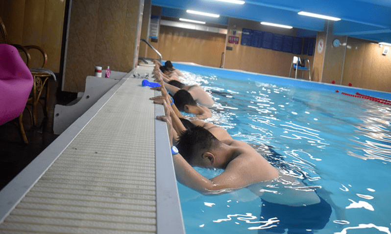 "水中蛙人"养成记~_游泳