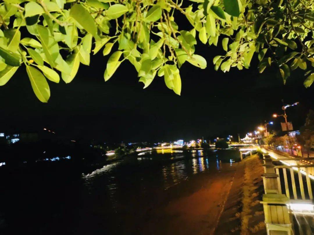 景东靓了夜晚竟然美的如此浪漫