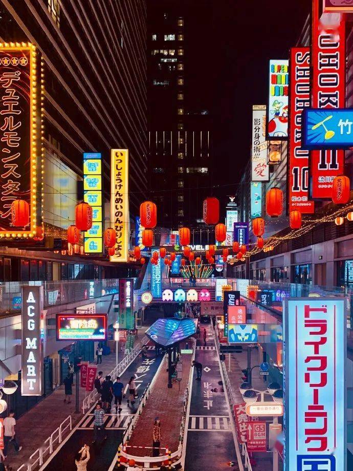 广东惊现日本一番街毛利事务所秋名山机车影分身之术网友这奇妙的违和