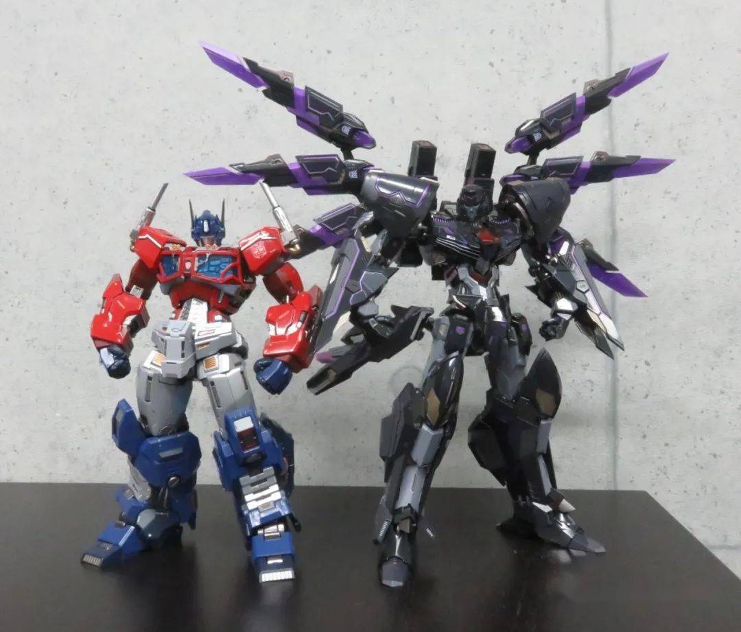 flametoys近期出货铁机巧idw重生威震天样品介绍