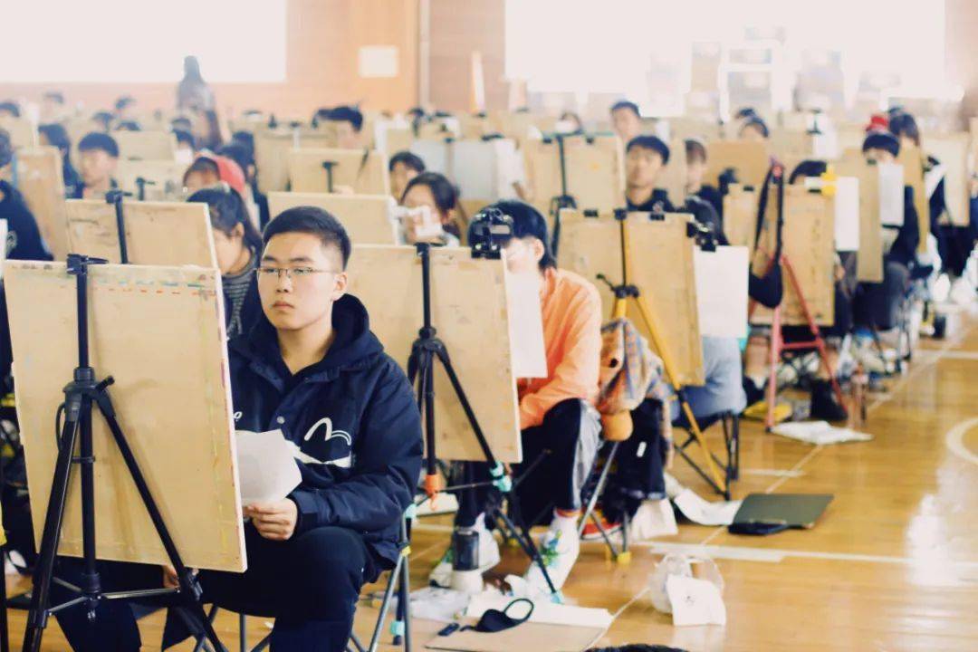 第七届美术联考模拟考试直击翼众学子真枪实弹演习现场