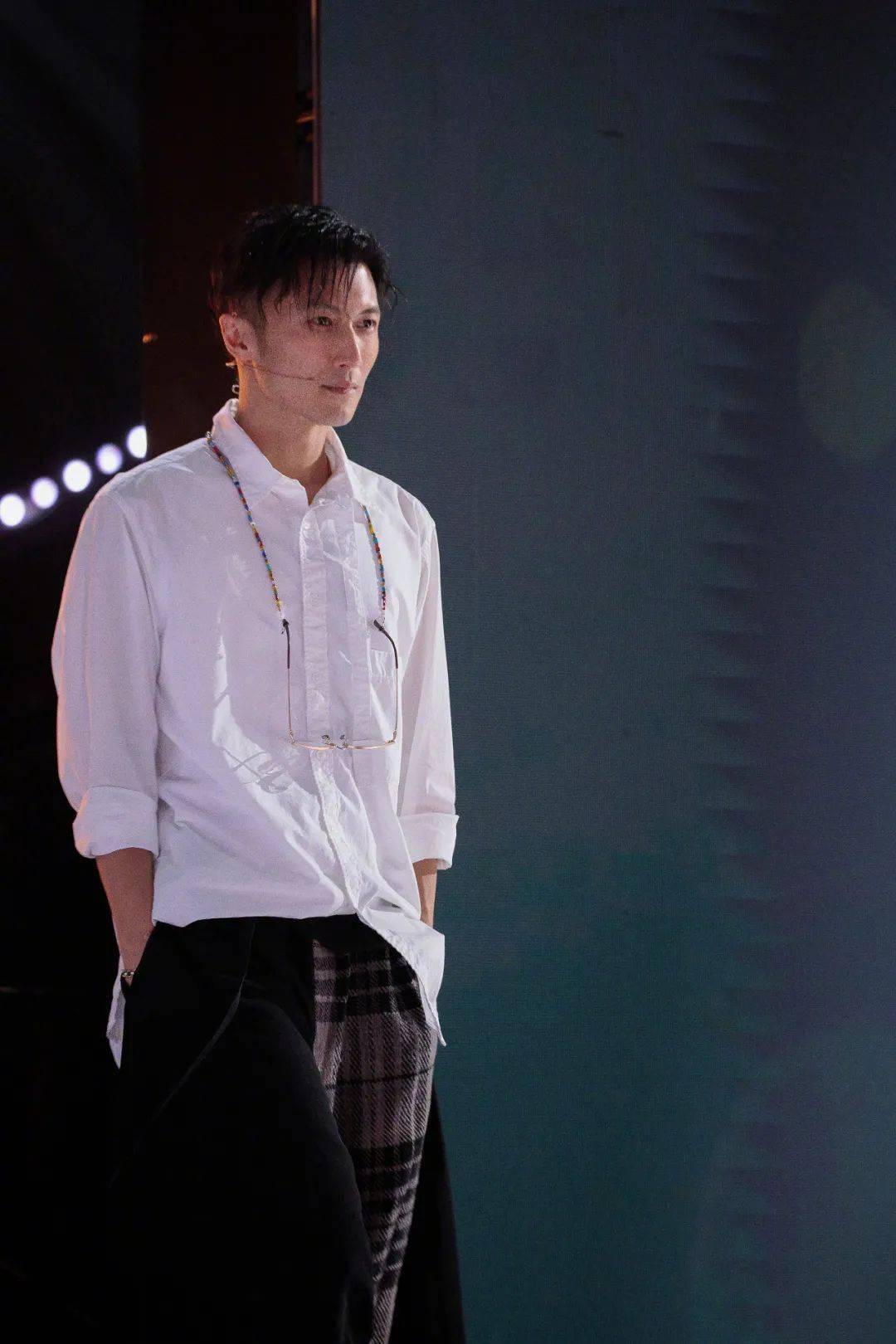 谢霆锋排兵布阵神级操作勇夺中国好声音最强战队