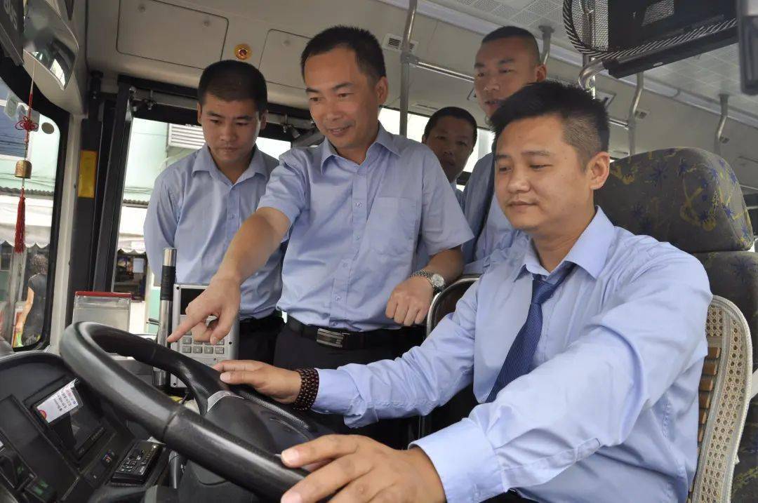 载誉而归上南公交张华荣获2019年十大最美公交司机荣誉称号
