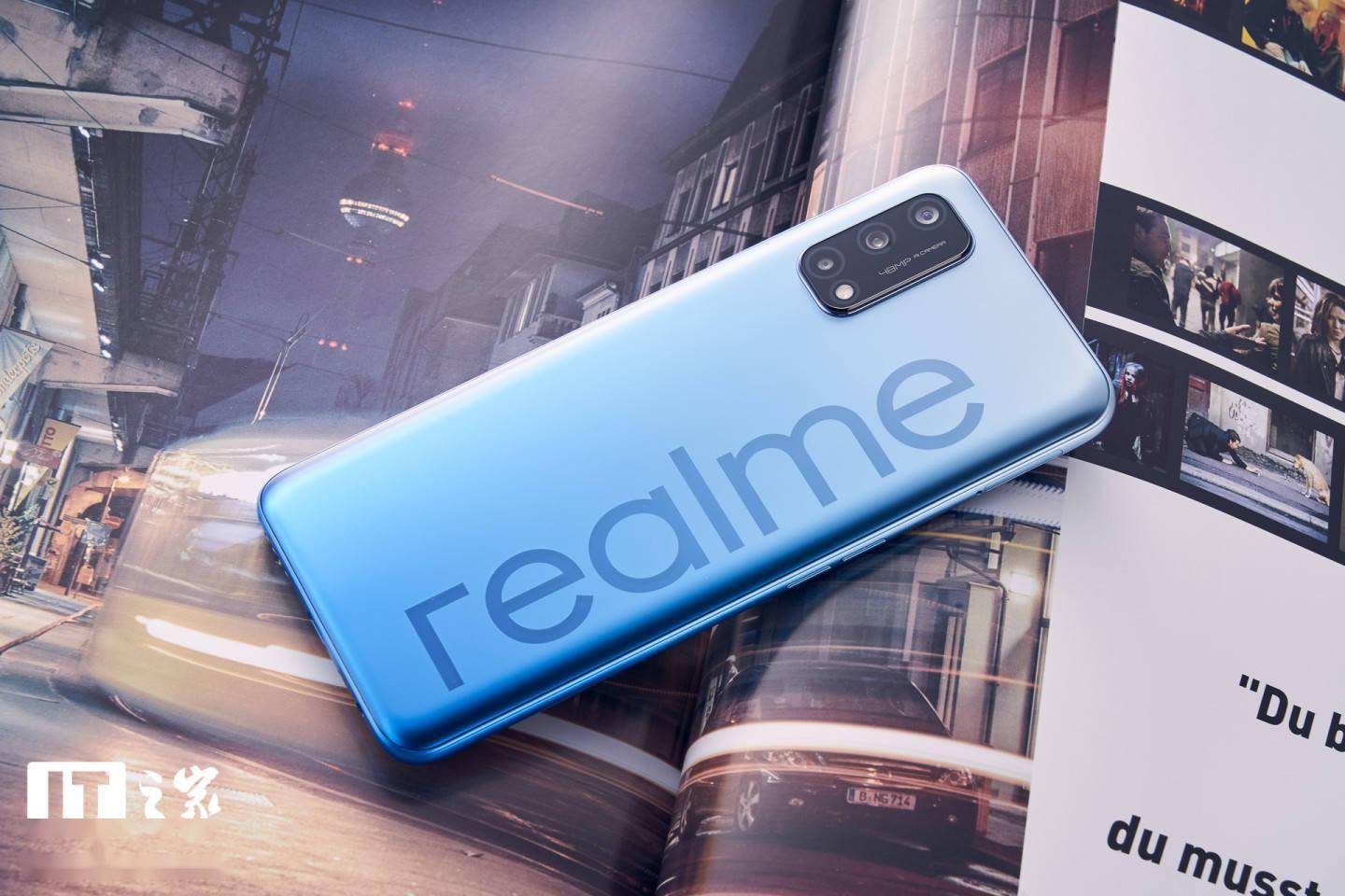 【it之家开箱】realme 真我 q2 手机「冲浪蓝孩」开箱图赏