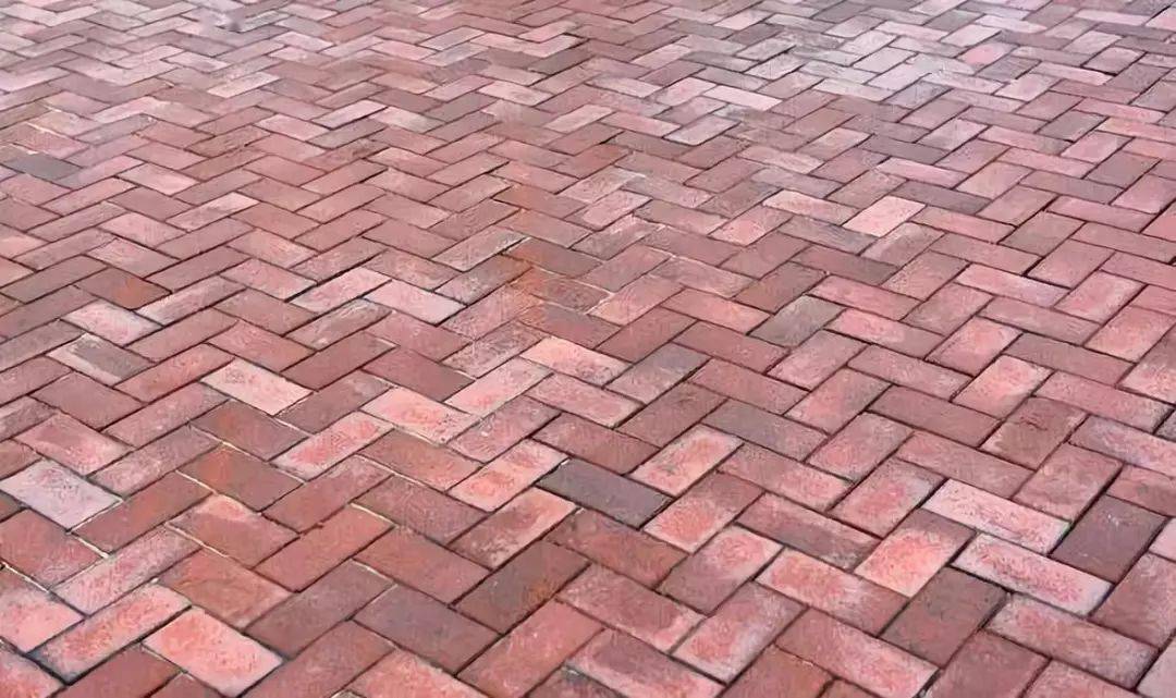 什么样的地面养牛最合适?水泥,红砖,三合土