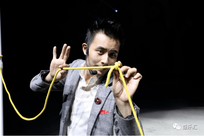 台湾著名魔术师李冠志《见所未见,闻所未闻》魔术脱口秀专场