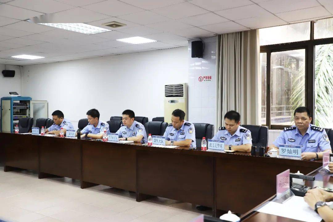 谢岗镇委书记胡毅峰检查督导安保维稳工作_公安