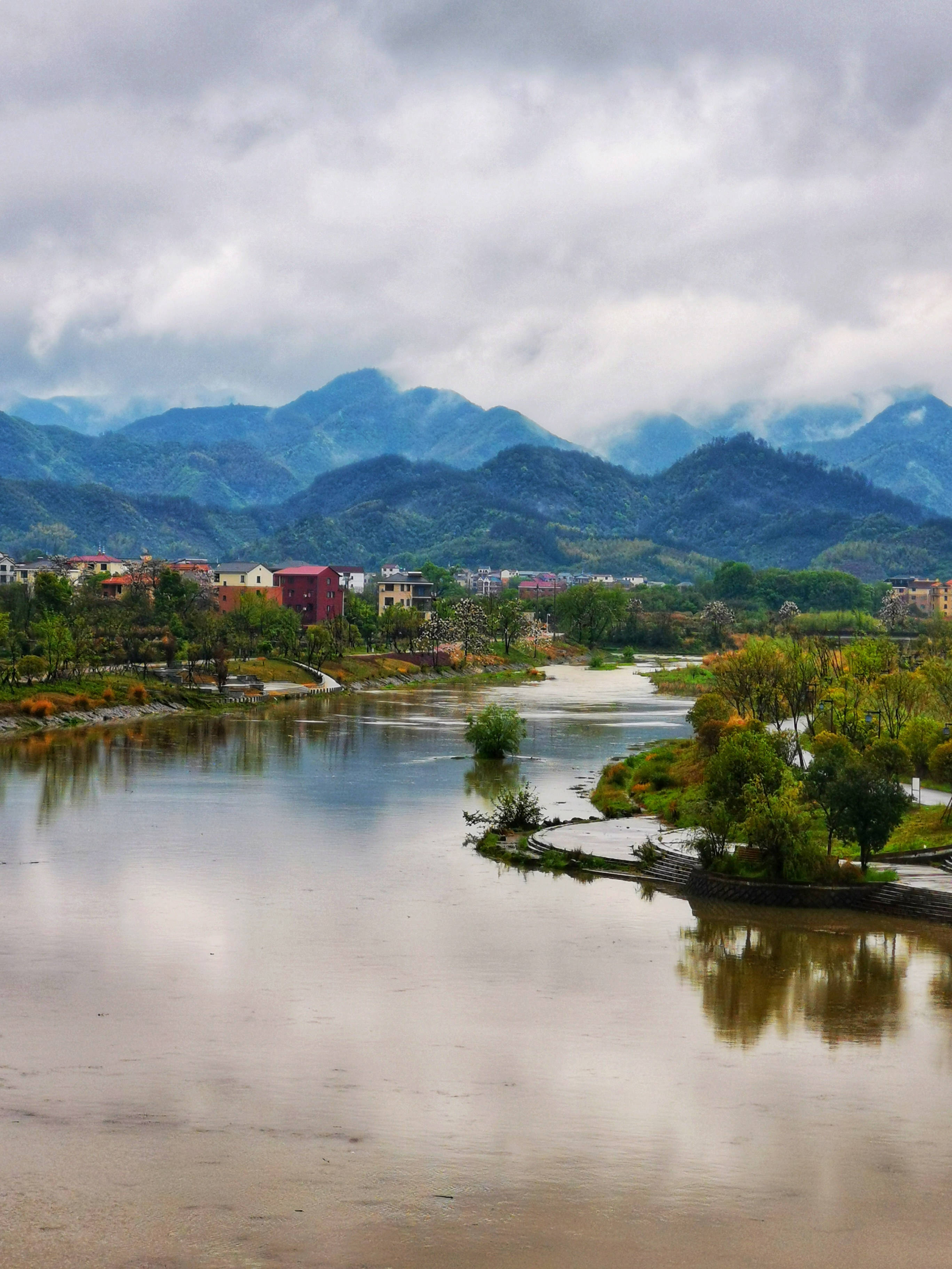 光影里的中国乡村 青墙黛瓦尽显徽派古韵——岩头村_手机搜狐网