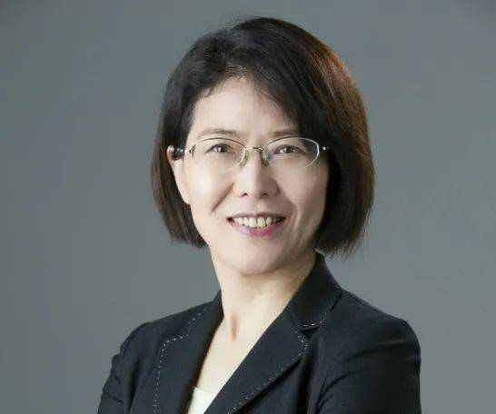 程芳律师为中伦合伙人,其擅长于知识产权,反垄断与竞争法,诉讼仲裁