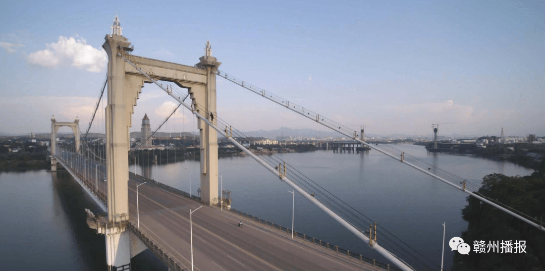 值得大家注意的是全球通大桥由于白天通行车辆较多,车流量较大,根据