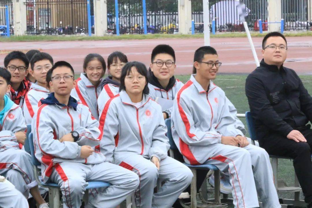天一中学学生职业生涯规划讲座