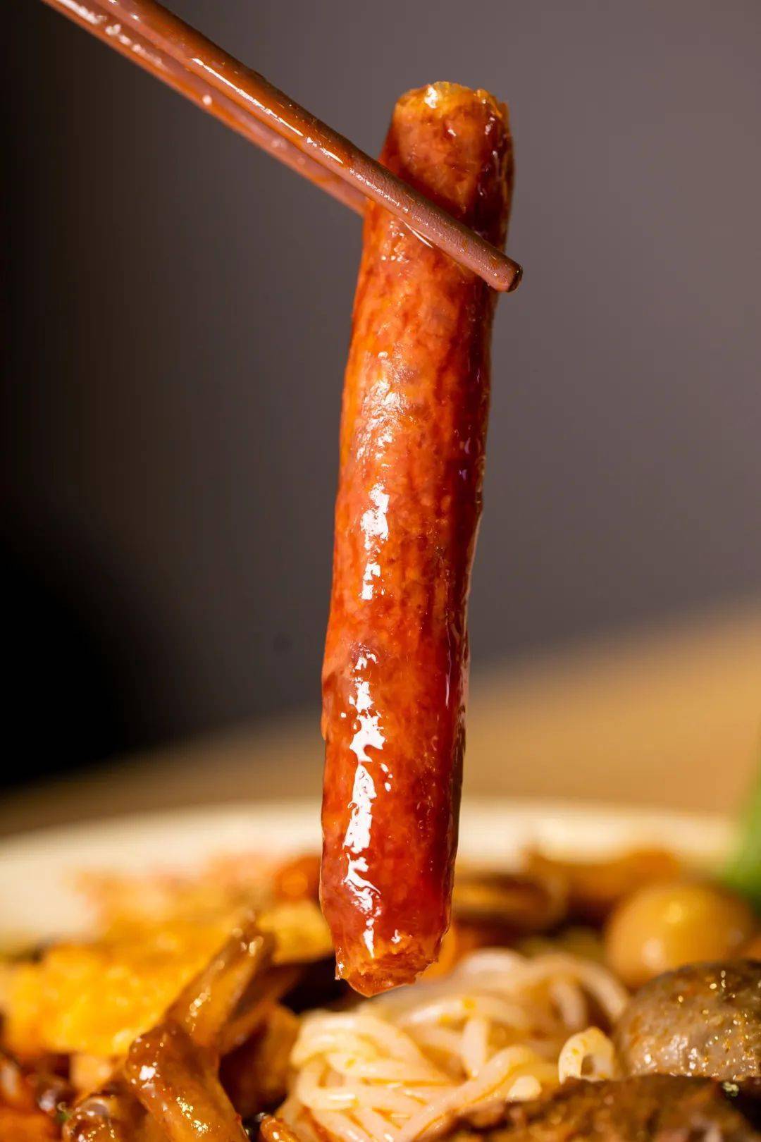 一份广式腊肠螺蛳粉界的满汉全席了觉得这配比已经可以称之为整整齐齐