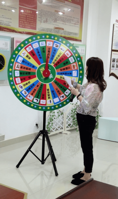 点赞月亮岛上这个趣味大转盘玩出新花样