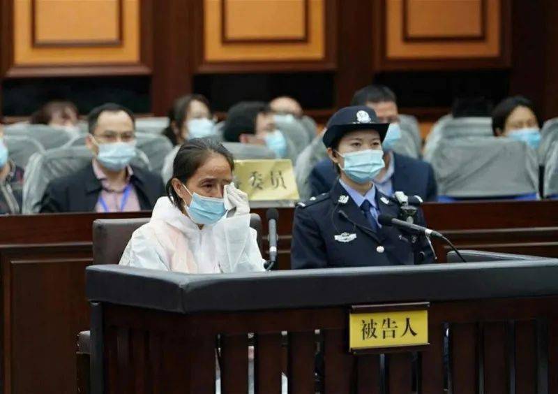 一副厅级"最美女书记",今早受审_赵丽