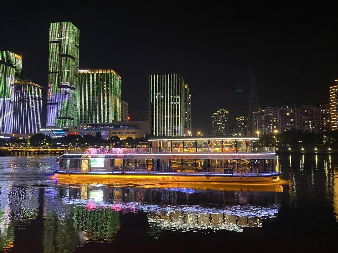 闽江之星游船10日首航夜游闽江打卡网红灯光秀